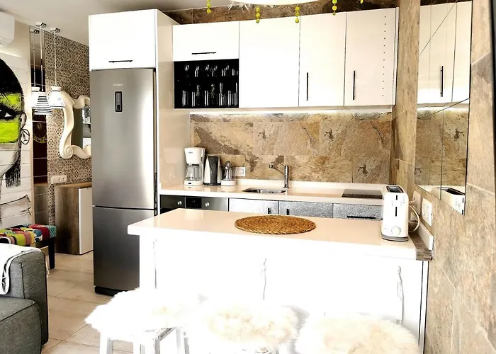 Orlando Torviscas Bajo *