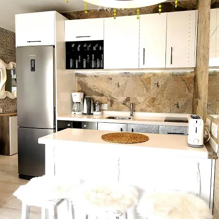 Orlando Torviscas Bajo *